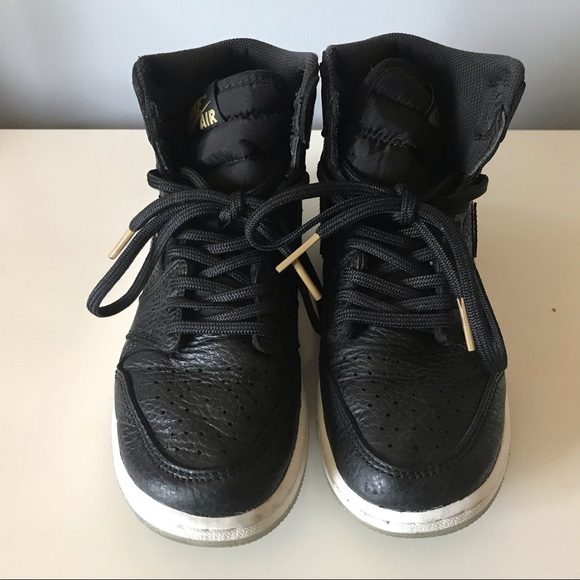Air Jordan 1 Retro High OG Black Sneakers - Picture 4 of 9